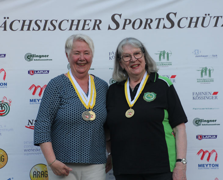 Seniorenschütze am Luftgewehrstand